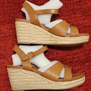Brand NEW Elegant Tan Wedge Sandals